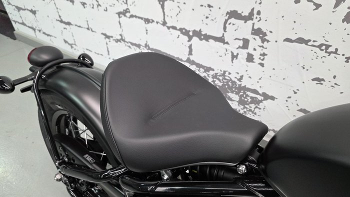 2026 Triumph Bonneville Bobber Bobber Black