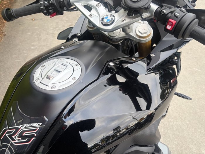 2022 BMW Motorrad R 1250 R TRIPLE BLACK Black