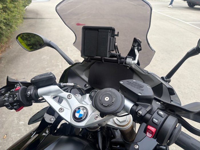 2022 BMW Motorrad R 1250 R TRIPLE BLACK Black