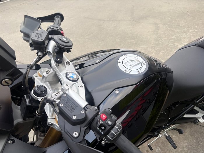 2022 BMW Motorrad R 1250 R TRIPLE BLACK Black