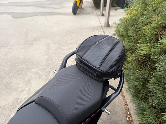 2022 BMW Motorrad R 1250 R TRIPLE BLACK Black