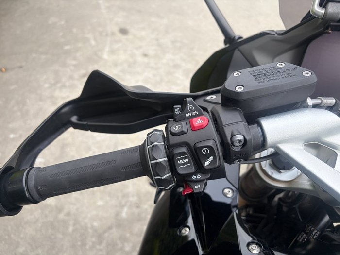 2022 BMW Motorrad R 1250 R TRIPLE BLACK Black