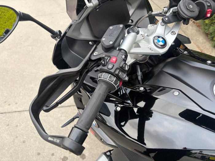 2022 BMW Motorrad R 1250 R TRIPLE BLACK Black