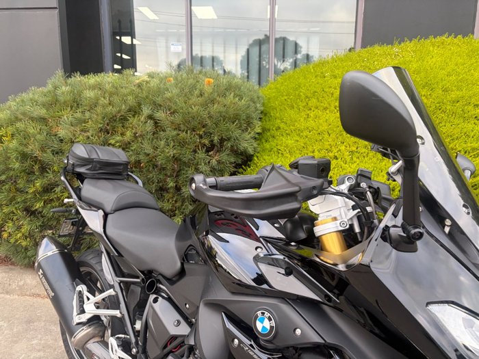 2022 BMW Motorrad R 1250 R TRIPLE BLACK Black