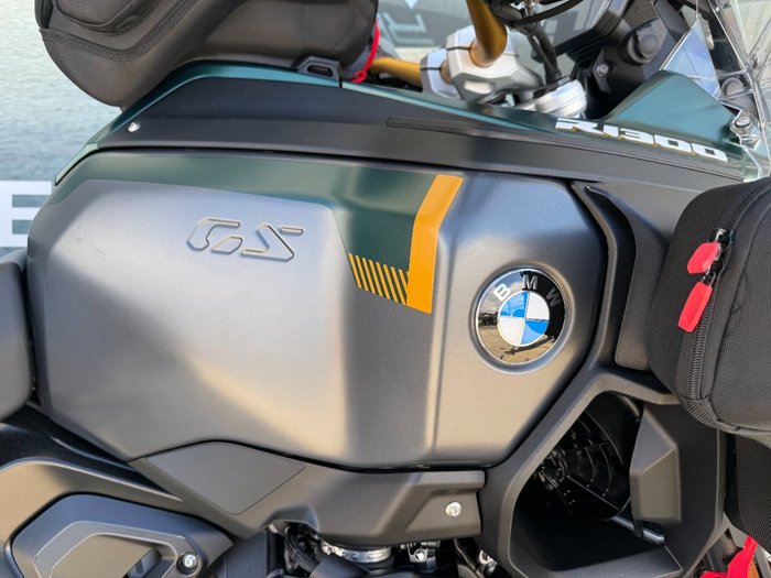 2025 BMW Motorrad R 1300 GS ADVENTURE OPTION 719 Aurelius Green Metallic Matt