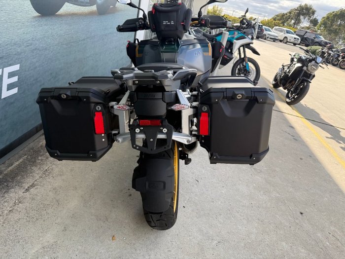 2025 BMW Motorrad R 1300 GS ADVENTURE OPTION 719 Aurelius Green Metallic Matt