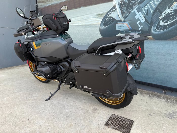2025 BMW Motorrad R 1300 GS ADVENTURE OPTION 719 Aurelius Green Metallic Matt