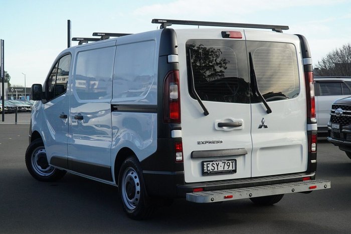2021 Mitsubishi Express GLX
