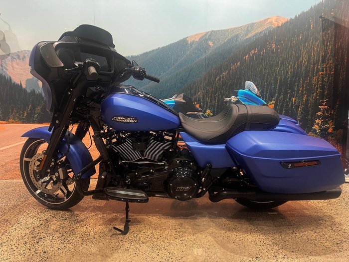 2026 Harley-Davidson Street Glide 117 (FLHX)