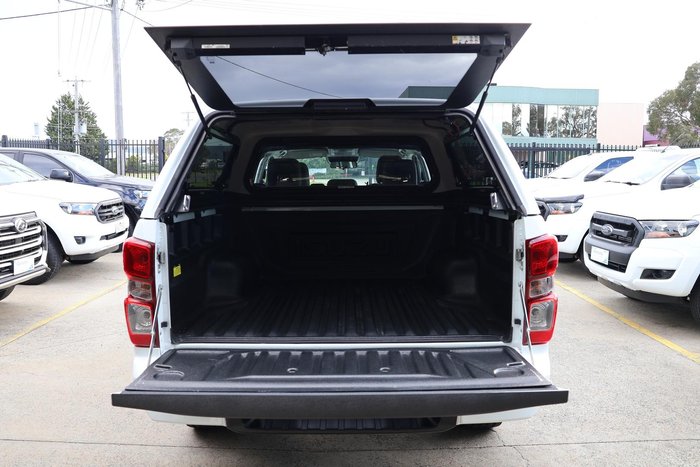 2021 Isuzu D-MAX 7
