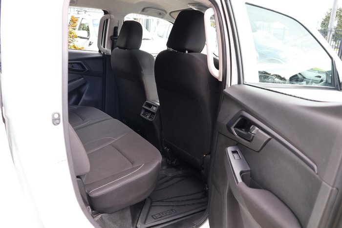 2021 Isuzu D-MAX 15