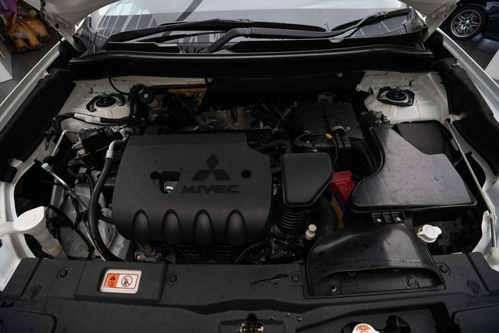 2015 Mitsubishi Outlander ES
