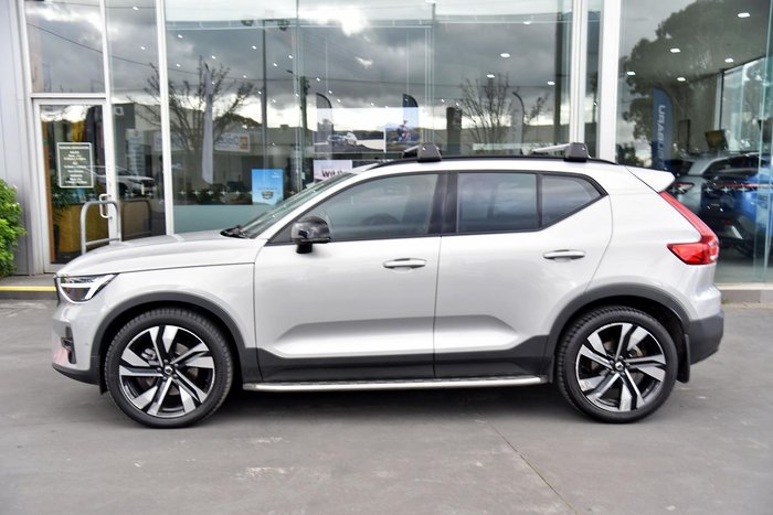 2023 Volvo XC40