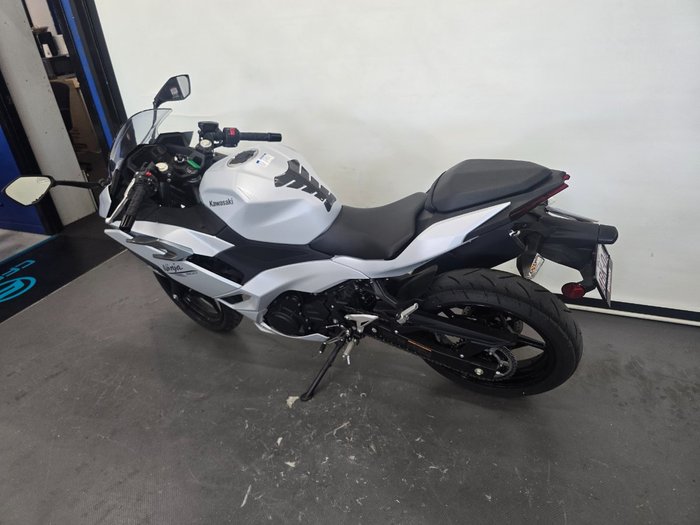 2024 Kawasaki 2024 Kawasaki 500CC Ninja 500 White