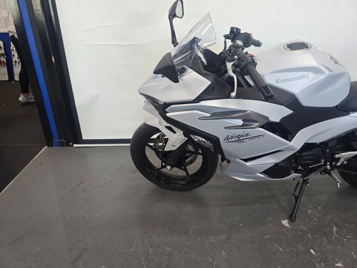 2024 Kawasaki 2024 Kawasaki 500CC Ninja 500 White