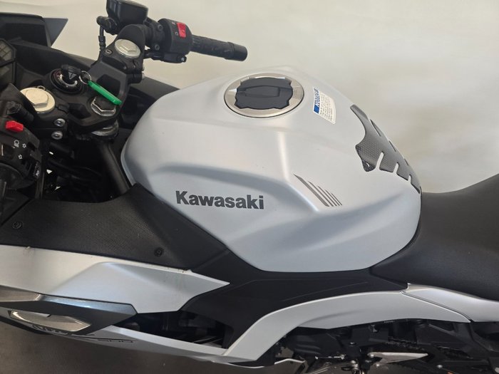 2024 Kawasaki 2024 Kawasaki 500CC Ninja 500 White