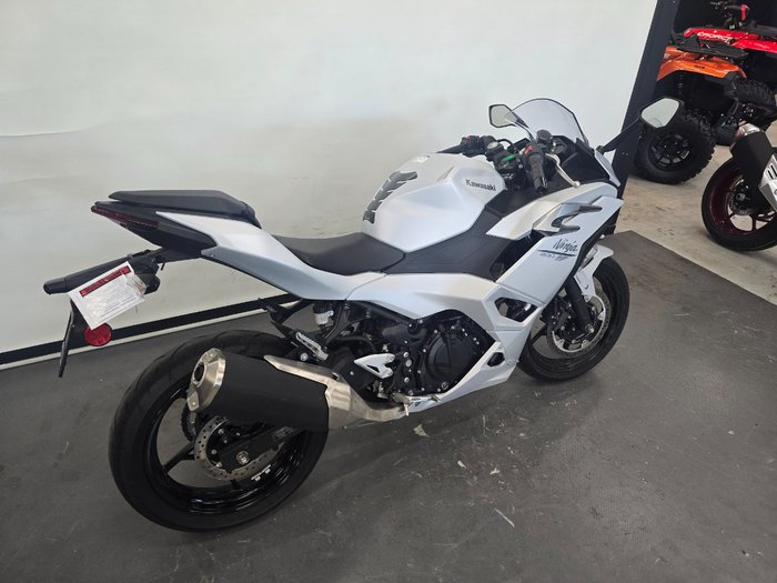 2024 Kawasaki 2024 Kawasaki 500CC Ninja 500 White