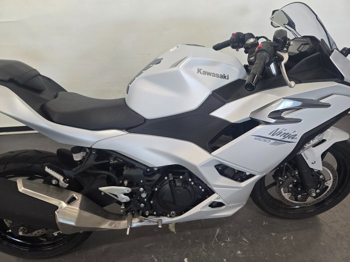 2024 Kawasaki 2024 Kawasaki 500CC Ninja 500 White