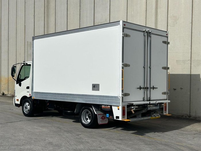 2023 Hino 300