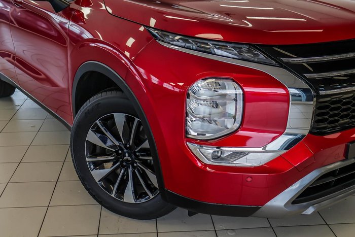 2025 Mitsubishi Outlander LS