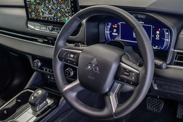 2025 Mitsubishi Outlander LS