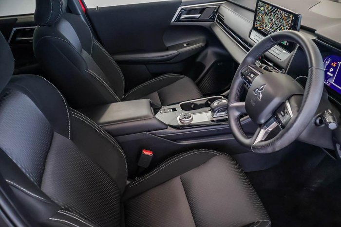2025 Mitsubishi Outlander LS