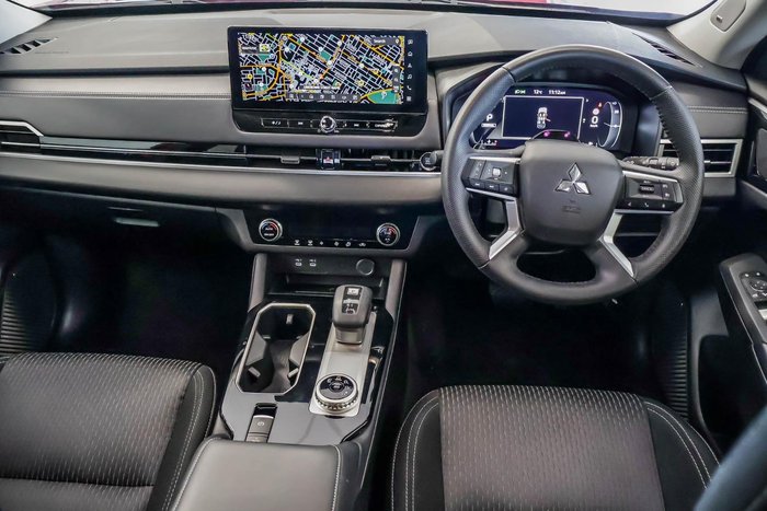 2025 Mitsubishi Outlander LS