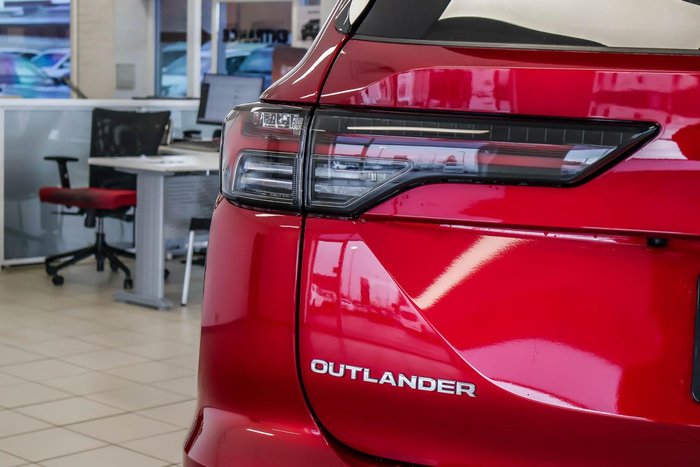 2025 Mitsubishi Outlander LS