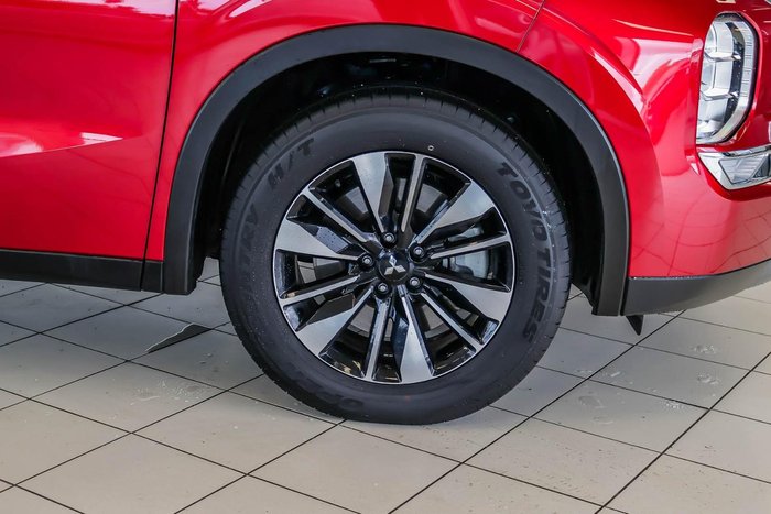 2025 Mitsubishi Outlander LS