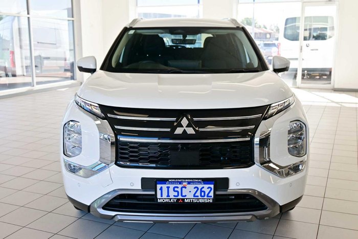 2025 Mitsubishi Outlander LS