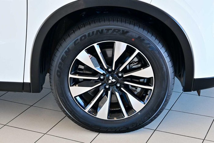 2025 Mitsubishi Outlander LS