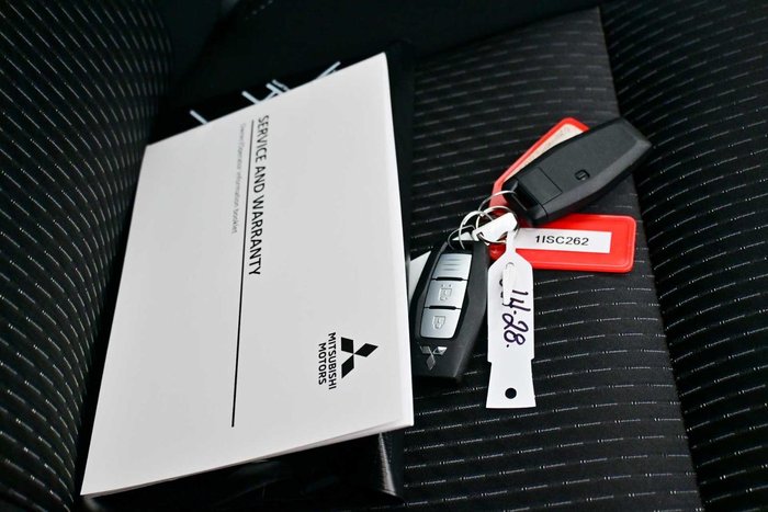 2025 Mitsubishi Outlander LS