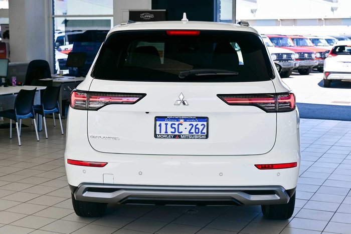 2025 Mitsubishi Outlander LS