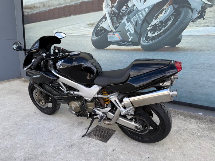 2006 Honda VTR1000F (FIRESTORM) Black