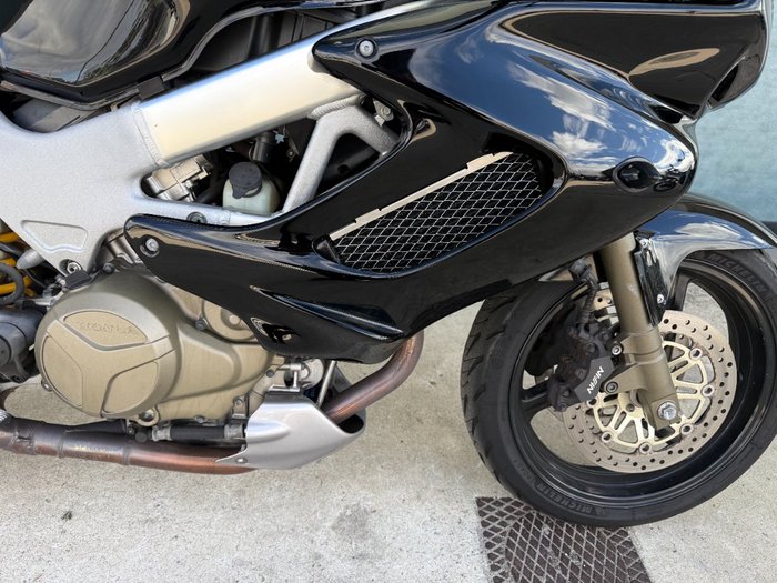 2006 Honda VTR1000F (FIRESTORM) Black