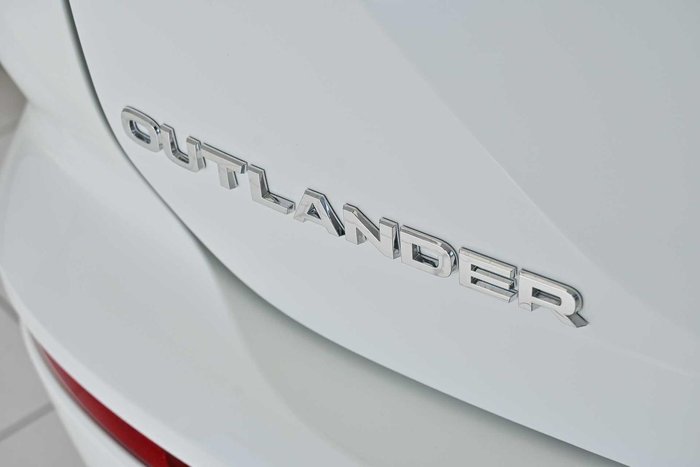 2025 Mitsubishi Outlander LS