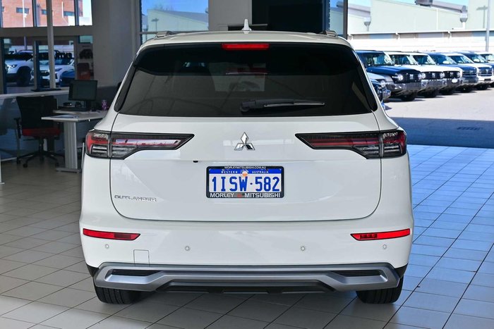 2025 Mitsubishi Outlander LS