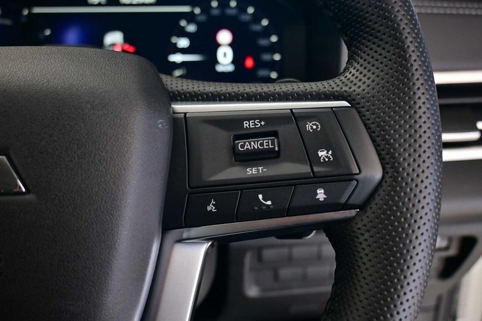 2025 Mitsubishi Outlander LS