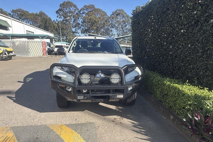 2022 Mitsubishi Triton GLX