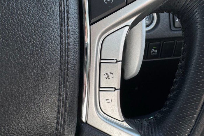 2017 Mitsubishi Pajero Sport GLS