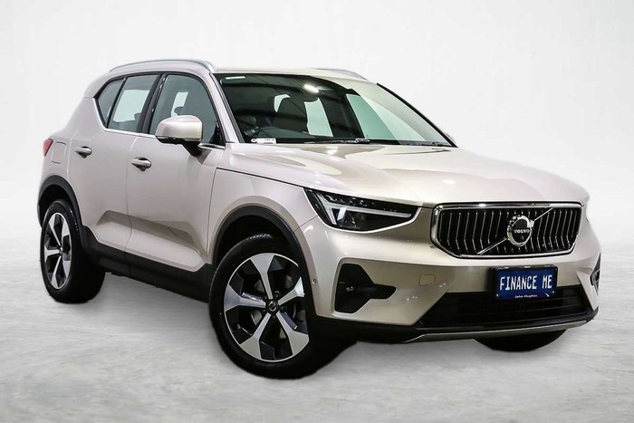 2022 Volvo XC40 Ultimate B4 Bright