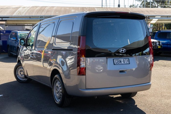 2024 Hyundai STARIA LOAD