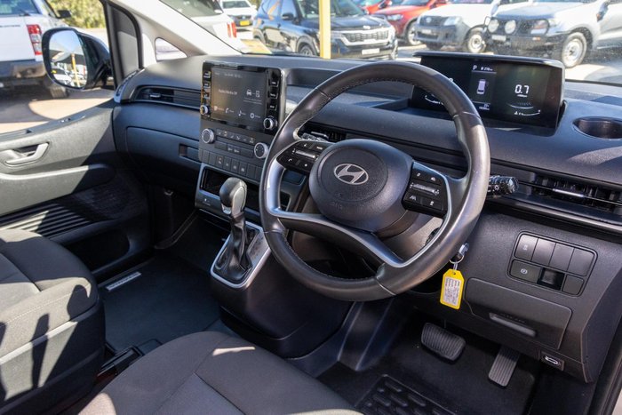2024 Hyundai STARIA LOAD
