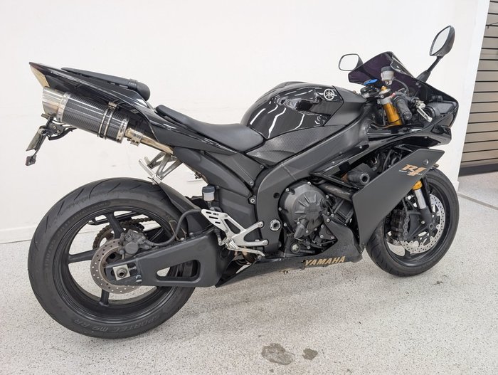2008 YAMAHA YZF-R1 Black