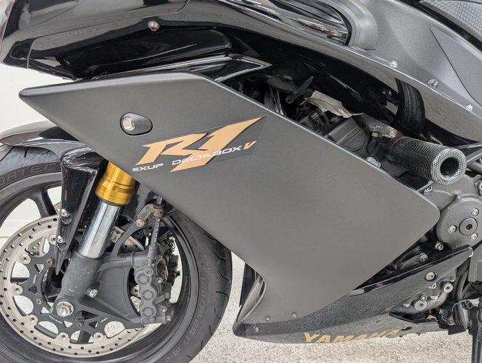2008 YAMAHA YZF-R1 Black