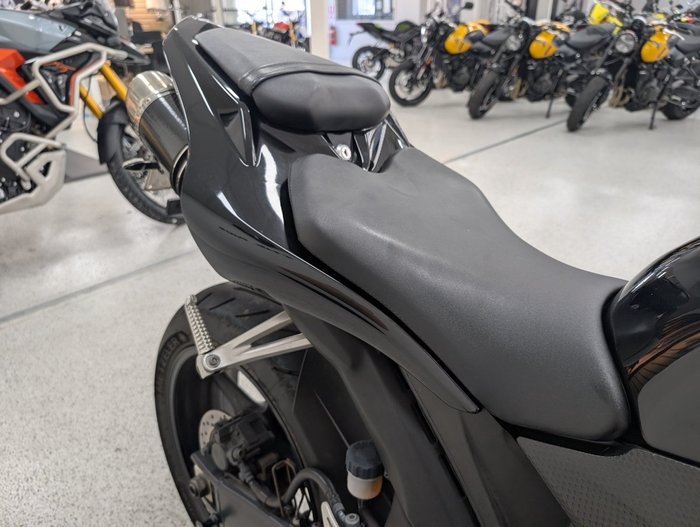 2008 YAMAHA YZF-R1 Black