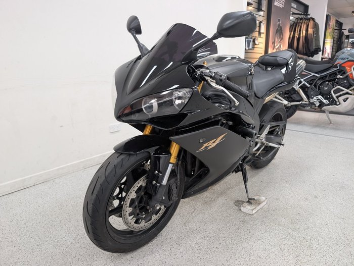 2008 YAMAHA YZF-R1 Black