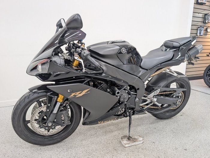 2008 YAMAHA YZF-R1 Black