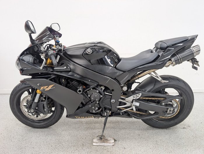 2008 YAMAHA YZF-R1 Black
