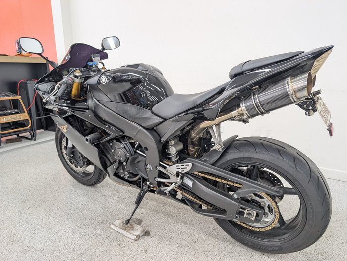 2008 YAMAHA YZF-R1 Black